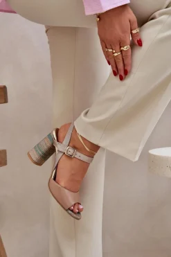 Skórzane Eleganckie Sandały Na Słupku Laura Messi 2136 Ciemnobeżowe