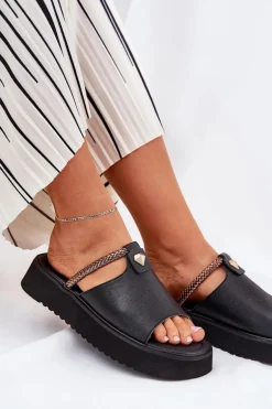 Skórzane Klapki Damskie Na Platformie Z Ozdobnym Paskiem D&A MK51-475 Czarne