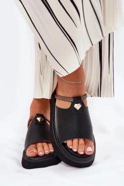 Skórzane Klapki Damskie Na Platformie Z Ozdobnym Paskiem D&A MK51-475 Czarne