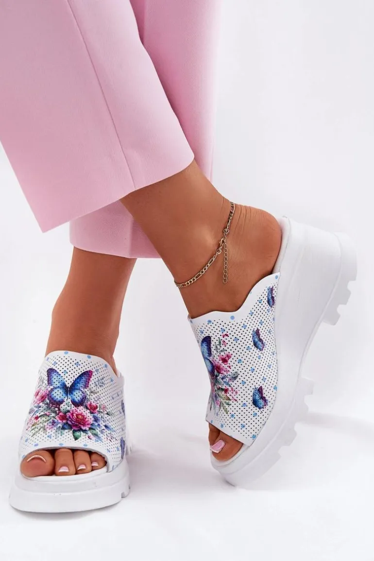 Skórzane Klapki Damskie Na Koturnie Artiker 56C0428 Białe