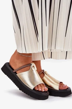 Skórzane Klapki Damskie Na Platformie Z Ozdobnym Paskiem D&A MK51-475 Złote