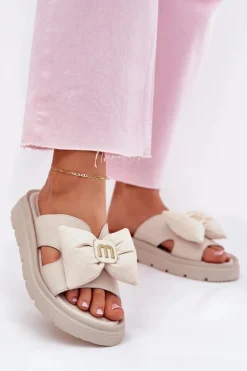 Skórzane Klapki Damskie Na Platformie Z Kokardą CheBello 4647 Beżowe