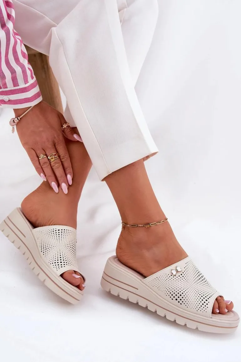 Skórzane Klapki Damskie Na Koturnie Vinceza 41477 Beżowe