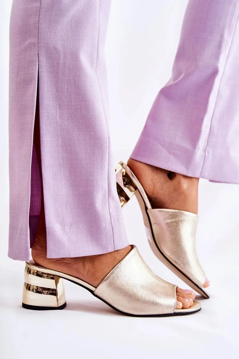 Skórzane Klapki Damskie Na Obcasie Złote Perry