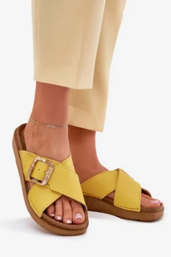 Skórzane Klapki Damskie Z Klamrą Inblu ED0003IU Żółte