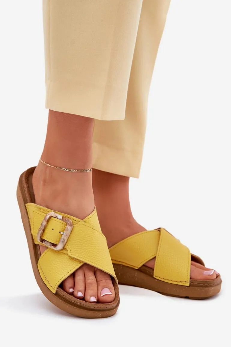 Skórzane Klapki Damskie Z Klamrą Inblu ED0003IU Żółte