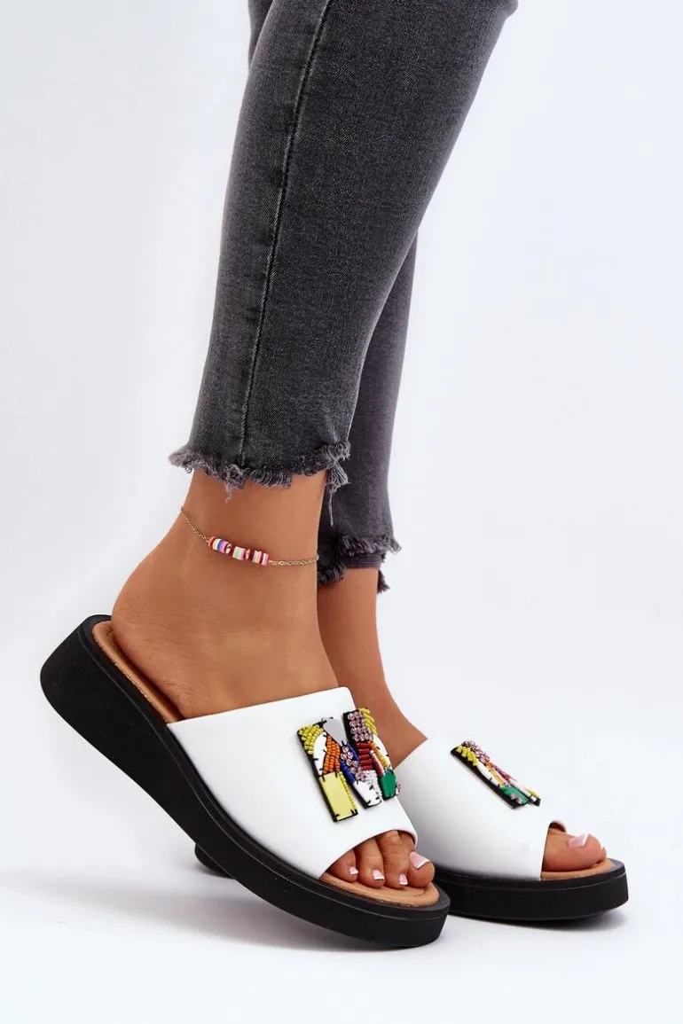 Skórzane Klapki Damskie Z Ozdobą Białe Asames