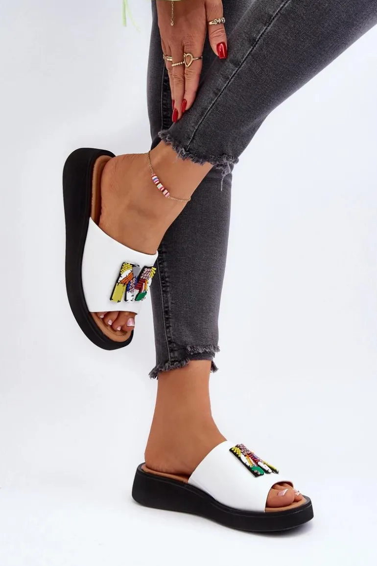 Skórzane Klapki Damskie Z Ozdobą Białe Asames