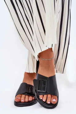 Skórzane Klapki Damskie Z Klamrą D&A SJ2302-01 Czarne