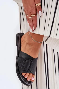 Skórzane Klapki Damskie Z Klamrą D&A SJ2302-01 Czarne