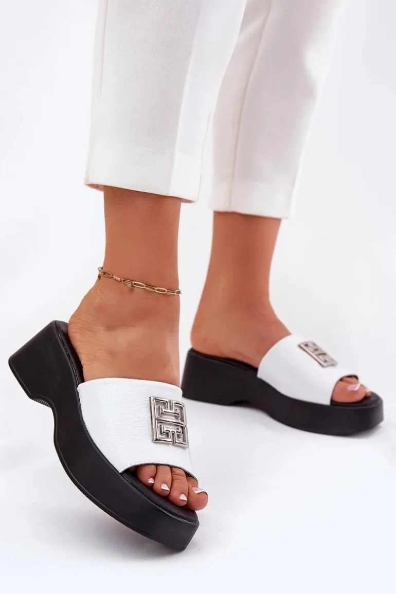 Skórzane Klapki Damskie Z Ozdobą Vinceza 79526 Białe