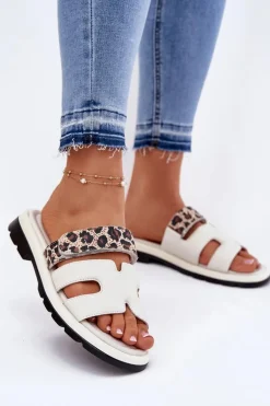 Skórzane Klapki Damskie Z Rzepem Panterka Vinceza 66769 Jasnobeżowe