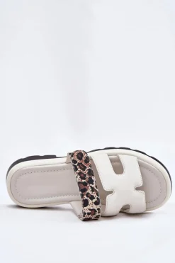 Skórzane Klapki Damskie Z Rzepem Panterka Vinceza 66769 Jasnobeżowe
