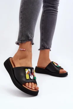 Skórzane Klapki Damskie Z Ozdobą Czarne Asames