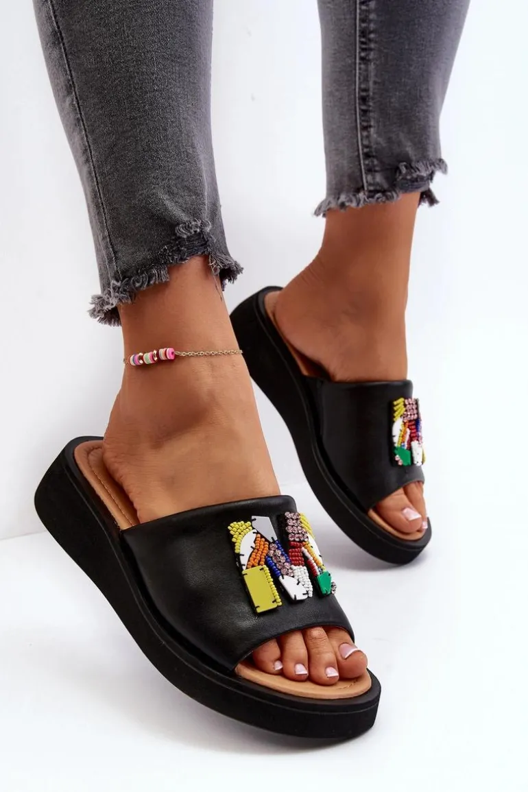 Skórzane Klapki Damskie Z Ozdobą Czarne Asames