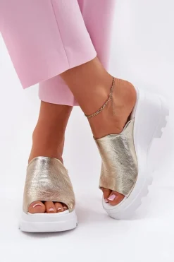 Skórzane Klapki Na Koturnie Artiker 56C0435 Złote