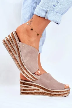 Skórzane Klapki Na Koturnie Cappuccino Nicole 2559