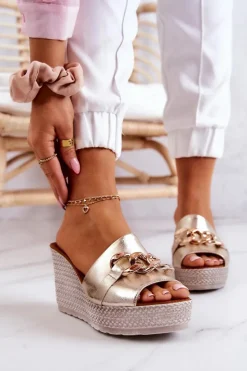 Skórzane Klapki Na Koturnie Lewski 3062 Złote