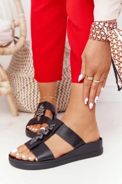 Skórzane Klapki Na Koturnie Laura Messi 2272 Czarne