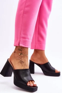 Skórzane Klapki Na Obcasie Czarne Livesa