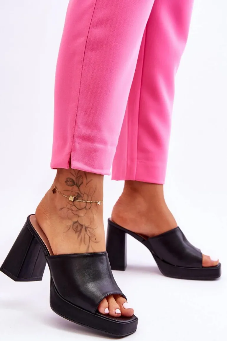 Skórzane Klapki Na Obcasie Czarne Livesa