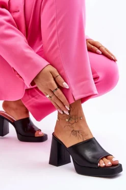 Skórzane Klapki Na Obcasie Czarne Livesa