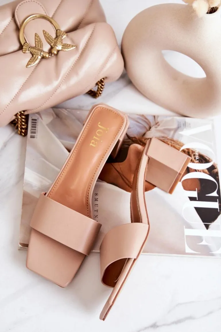 Skórzane Klapki Na Obcasie Beżowe Netty