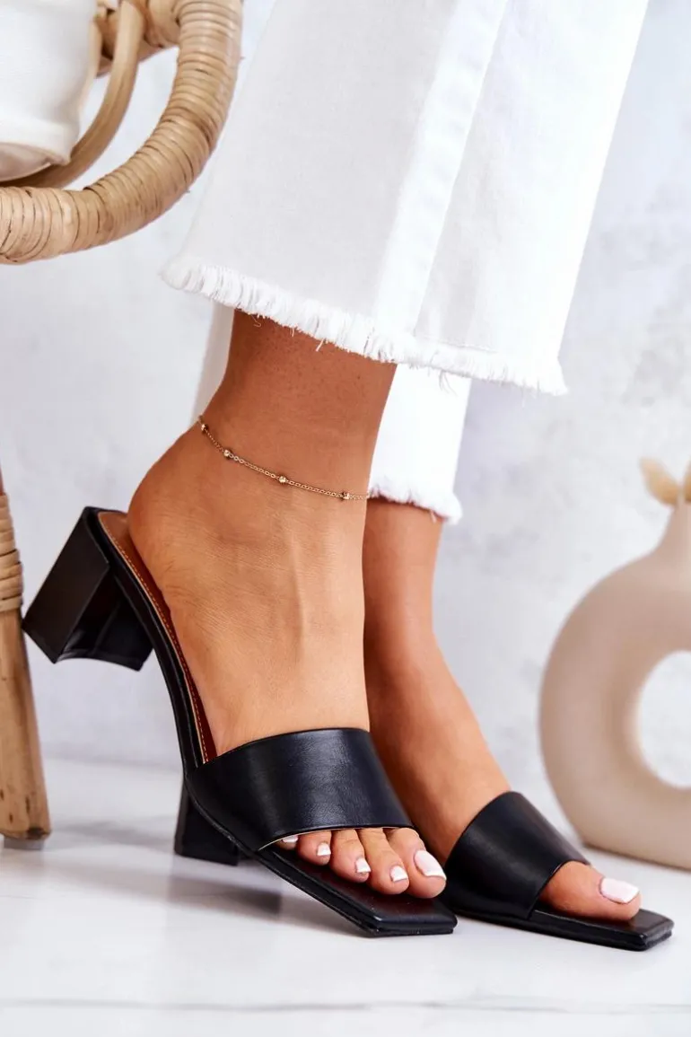 Skórzane Klapki Na Obcasie Czarne Netty
