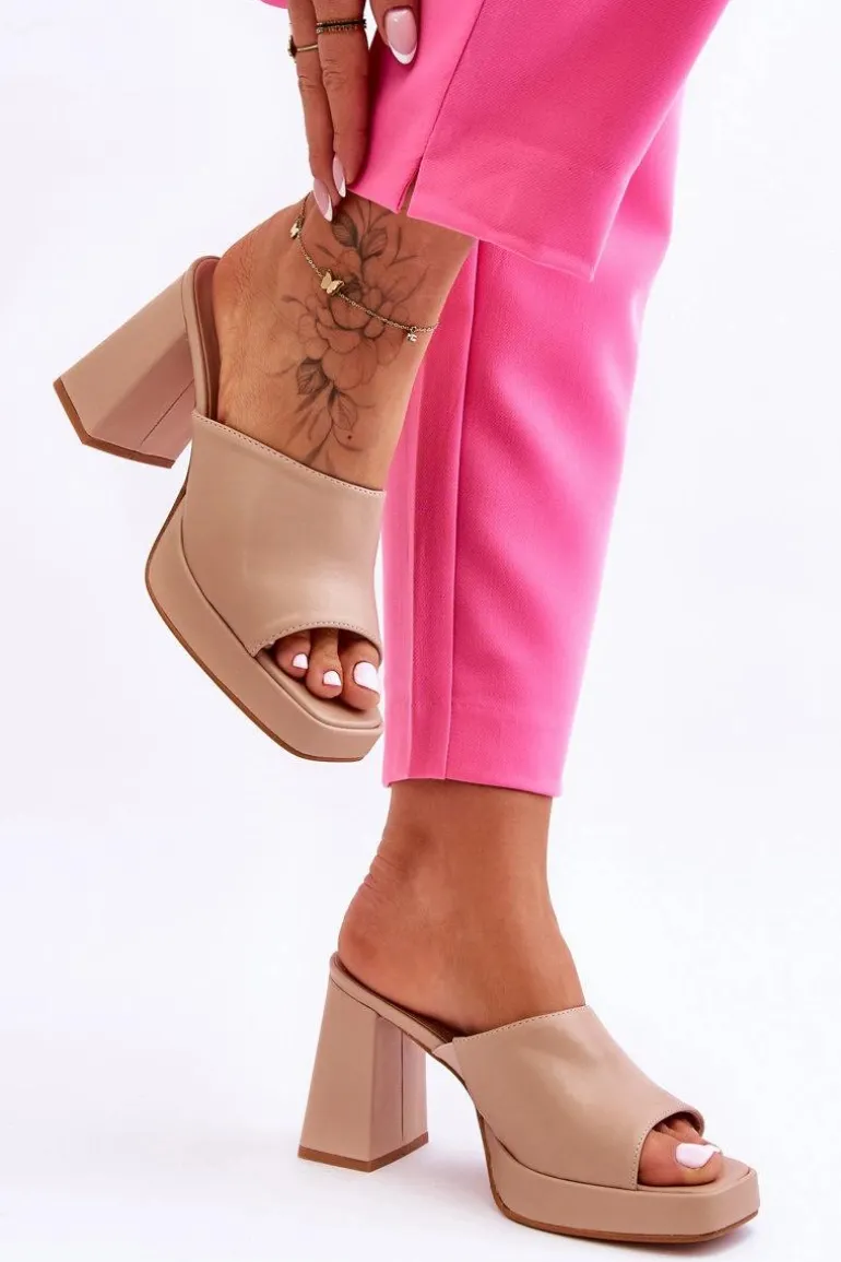 Skórzane Klapki Na Obcasie Beżowe Livesa