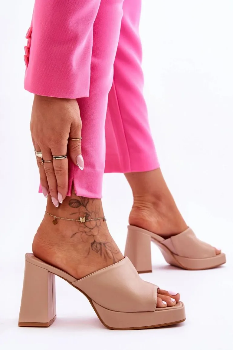 Skórzane Klapki Na Obcasie Beżowe Livesa