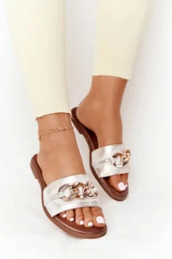 Skórzane Klapki Z Łańcuszkiem Nicole 2652 Białe Metaliczne