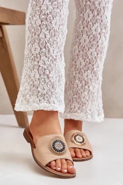 Skórzane Klapki Z Ozdobą Na Płaskim Obcasie Lewski 3047/O Beżowe