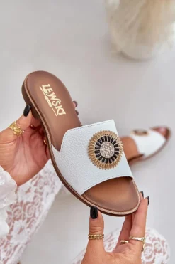 Skórzane Klapki Z Ozdobą Na Płaskim Obcasie Lewski 3047/O Białe