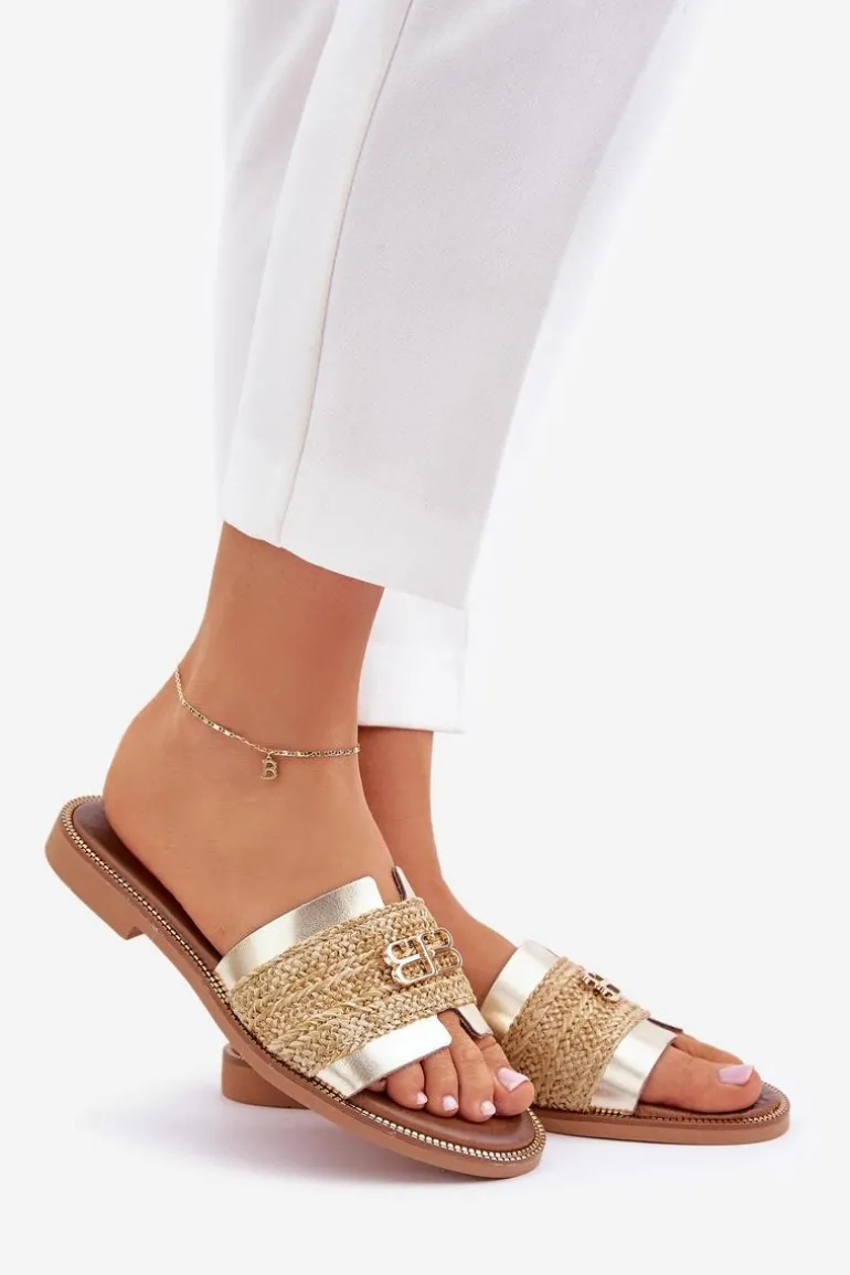 Skórzane Klapki Z Ozdobnym Detalem I Plecionką Zazoo 40426 Złote