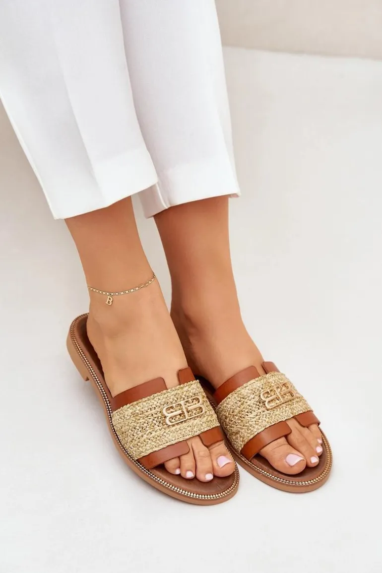 Skórzane Klapki Z Ozdobnym Detalem I Plecionką Zazoo 40426 Brązowe