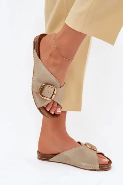 Skórzane Klapki Ze Złotą Klamrą Maciejka 07000-22 Pistacjowe