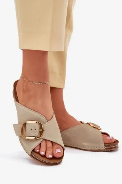 Skórzane Klapki Ze Złotą Klamrą Maciejka 07000-22 Pistacjowe