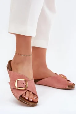 Skórzane Klapki Ze Złotą Klamrą Maciejka 07000-15 Różowe