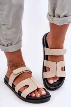 Skórzane Klasyczne Klapki Damskie Na Rzep Beżowe Amedon