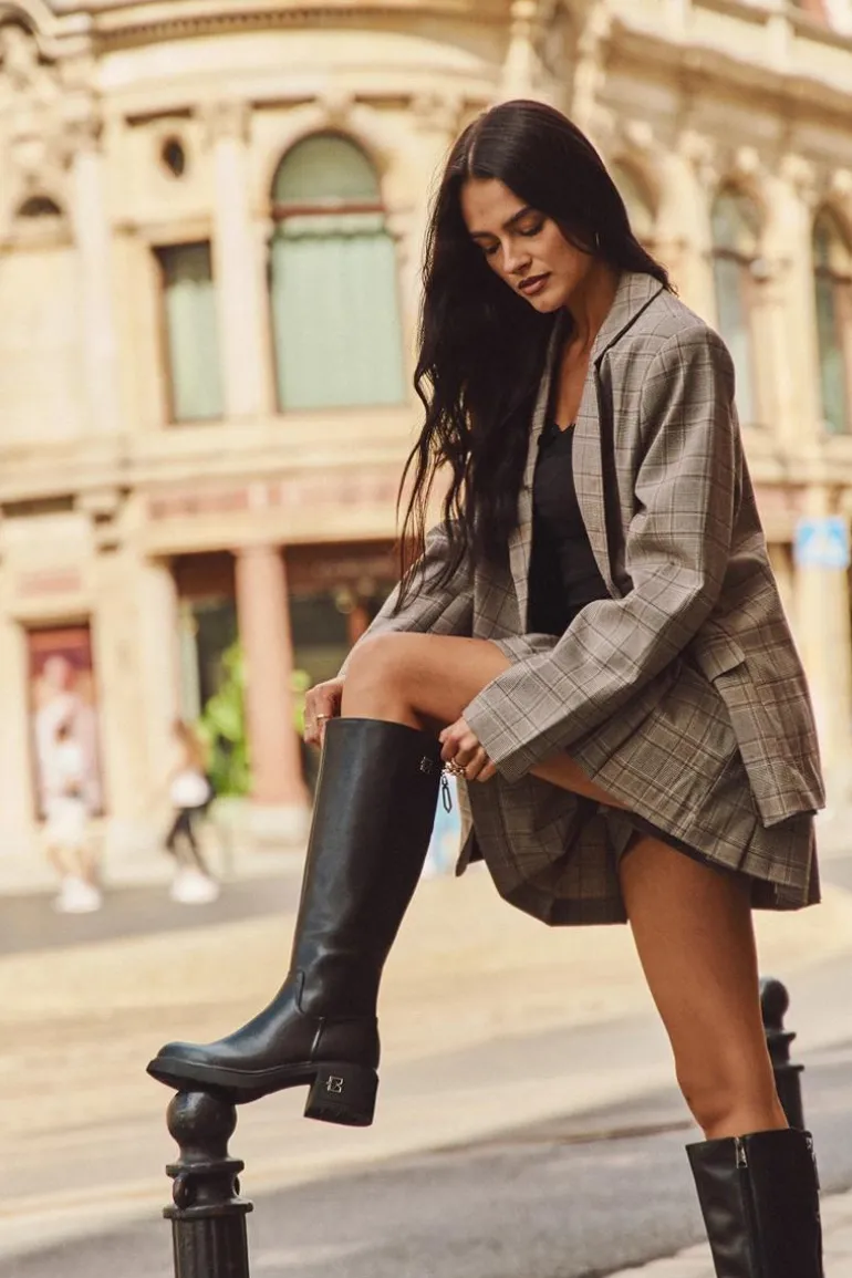 Skórzane Kozaki Damskie Na Niskim Obcasie Ocieplane Vinceza 66823 Czarne