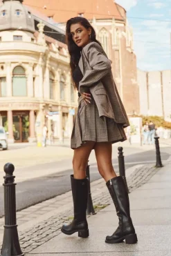 Skórzane Kozaki Damskie Na Niskim Obcasie Ocieplane Vinceza 66823 Czarne