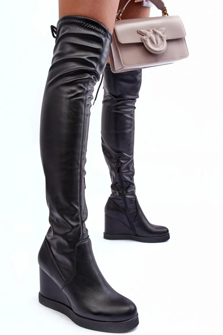 Skórzane Kozaki Muszkieterki Na Koturnie Czarne Ambre