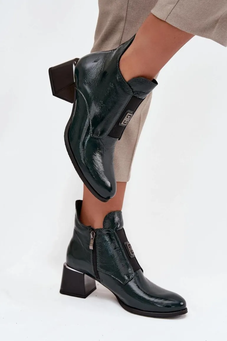 Skórzane Lakierowane Botki Na Klocku Z Ozdobnym Detalem Ocieplane Zazoo 60560 Ciemnozielone