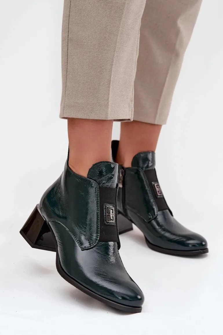 Skórzane Lakierowane Botki Na Klocku Z Ozdobnym Detalem Ocieplane Zazoo 60560 Ciemnozielone