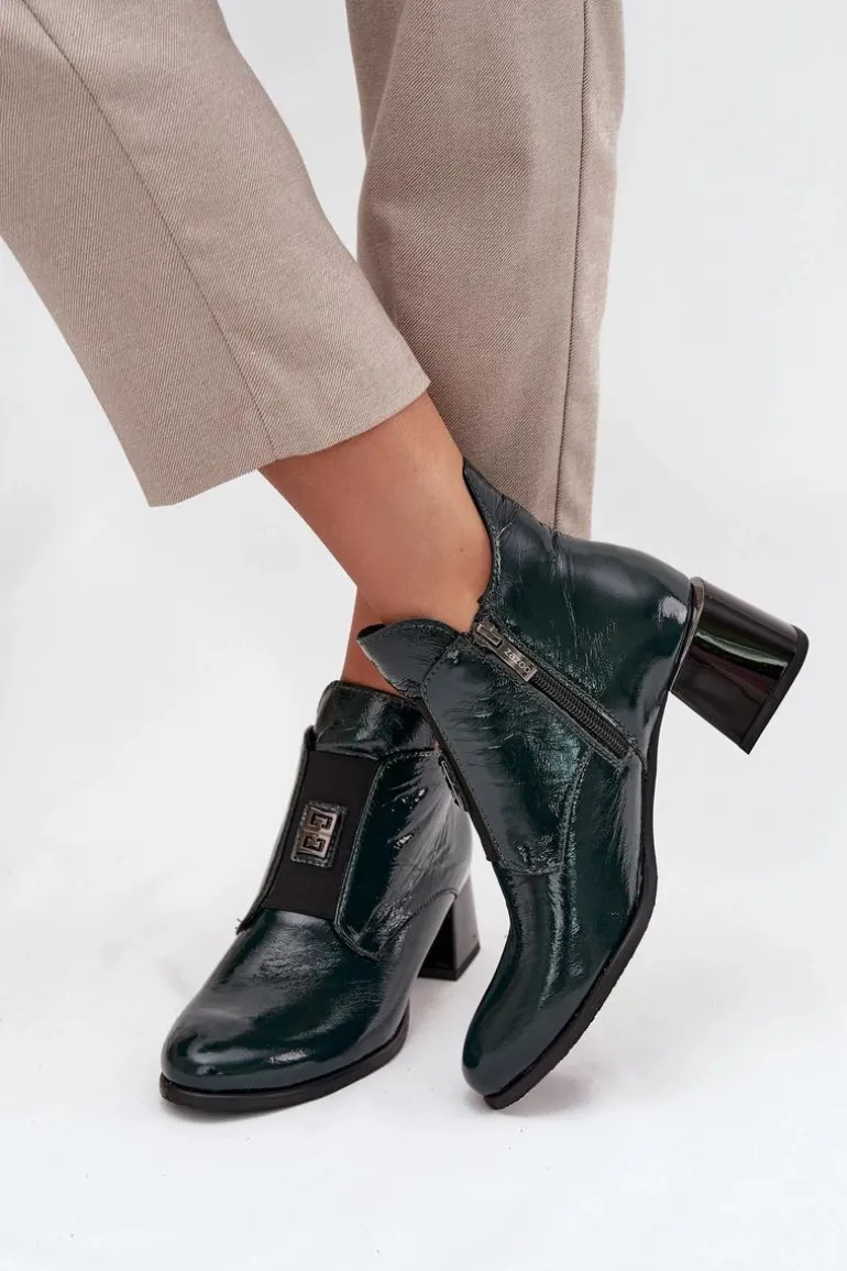 Skórzane Lakierowane Botki Na Klocku Z Ozdobnym Detalem Ocieplane Zazoo 60560 Ciemnozielone