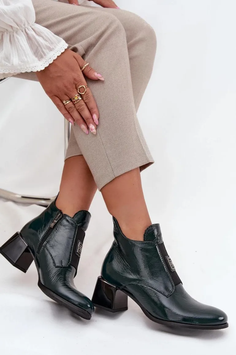 Skórzane Lakierowane Botki Na Klocku Z Ozdobnym Detalem Ocieplane Zazoo 60560 Ciemnozielone