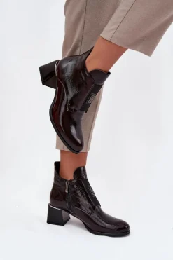 Skórzane Lakierowane Botki Na Klocku Z Ozdobnym Detalem Ocieplane Zazoo 60560 Bordowe