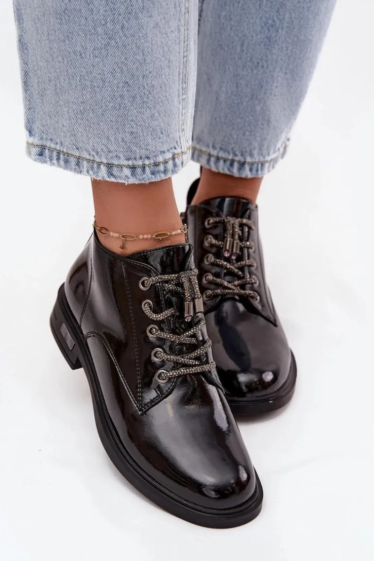 Skórzane Lakierowane Botki Damskie Z Ozdobnym Sznurowaniem D&A MR52-124 Czarne