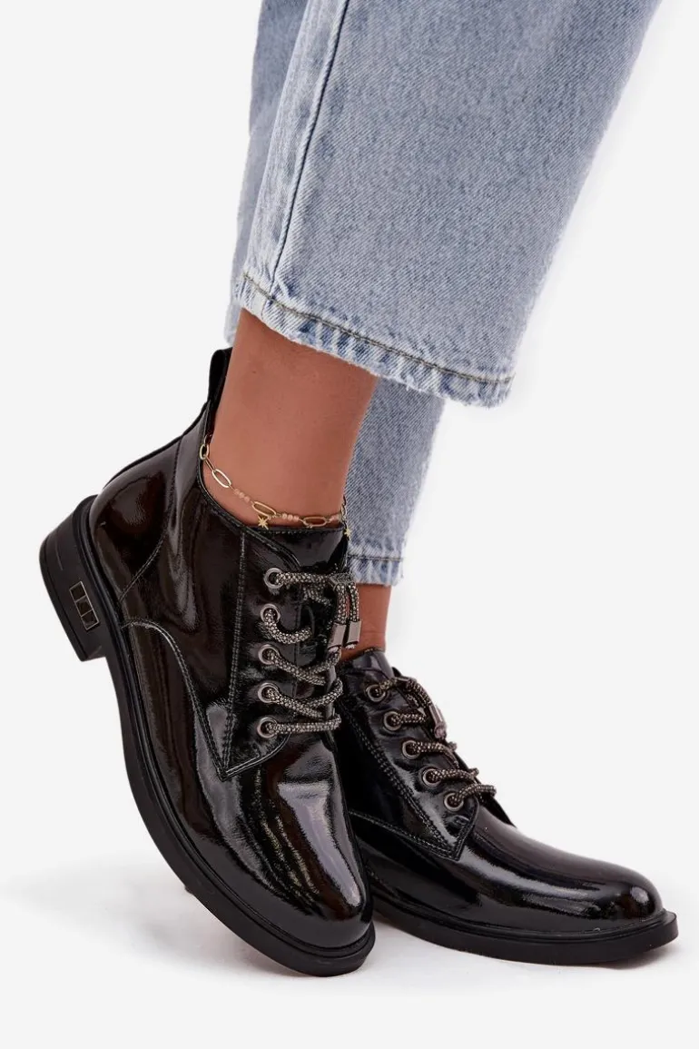 Skórzane Lakierowane Botki Damskie Z Ozdobnym Sznurowaniem D&A MR52-124 Czarne