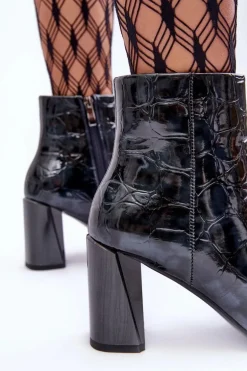 Skórzane Lakierowane Botki Na Słupku S.Barski MR870-58 Granatowe